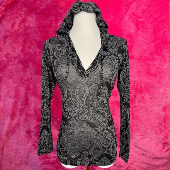 Tops - Hooded Longsleeve Paisley Design Top